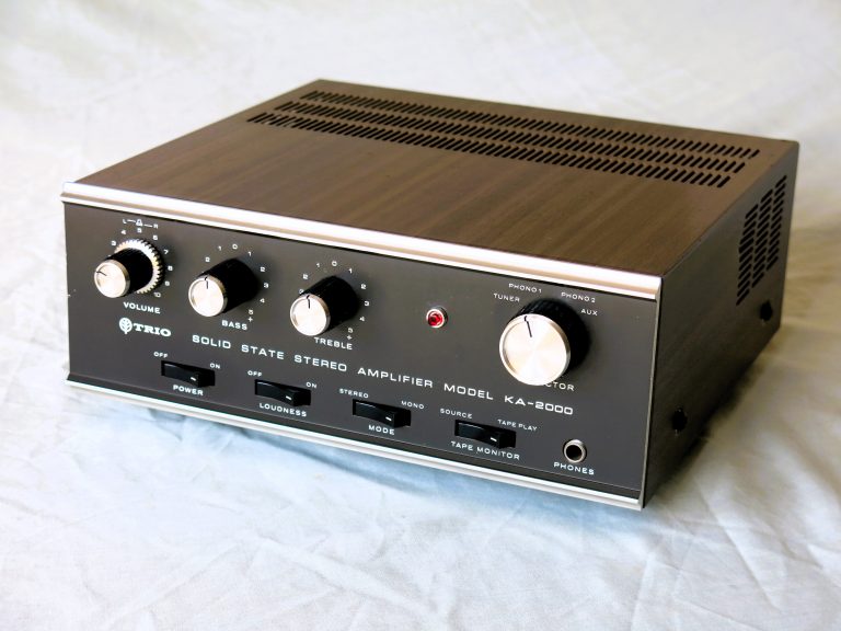 Kenwood/Trio KA 2000 . Integrated Amp – Vintage Audio World.com